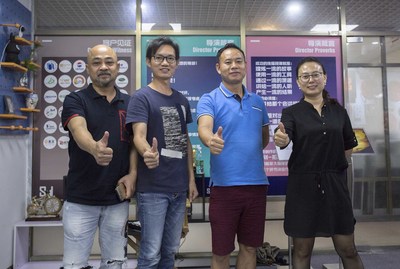 香港屏幕大師與圣典傳媒強(qiáng)強(qiáng)聯(lián)手 簽約年度品牌營銷及攝制服務(wù)戰(zhàn)略合作
